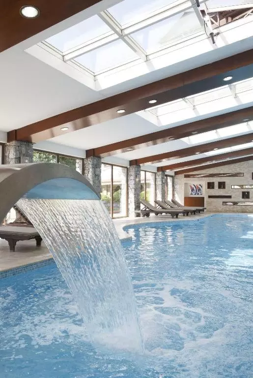 استخر سربسته هتل مارتی ریزورت مارماریس